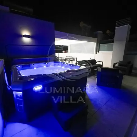 ヴィラ Luminara